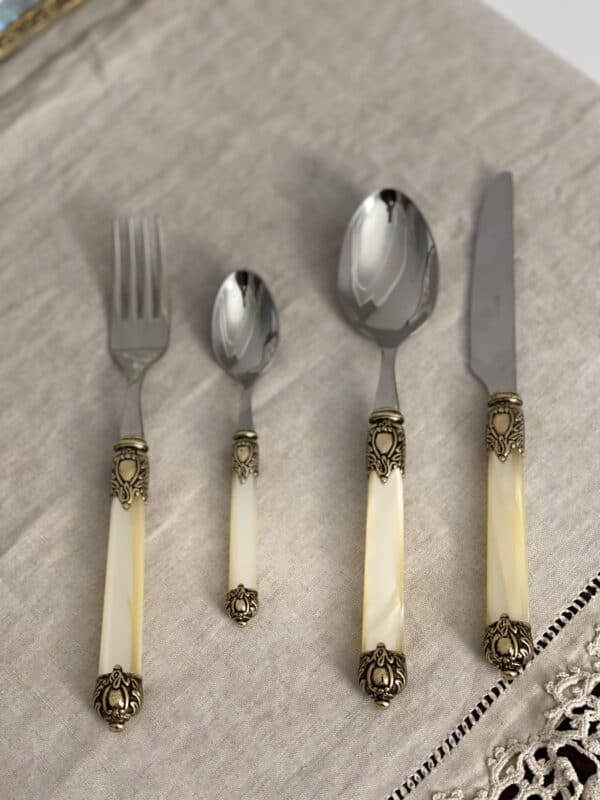 Bugatti Cutlery Pearl White