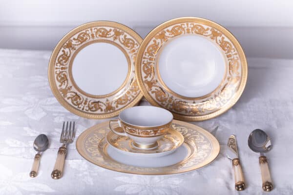 Constanza Cream Place Setting