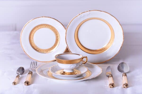 Jeremy 803 Gold Place Setting