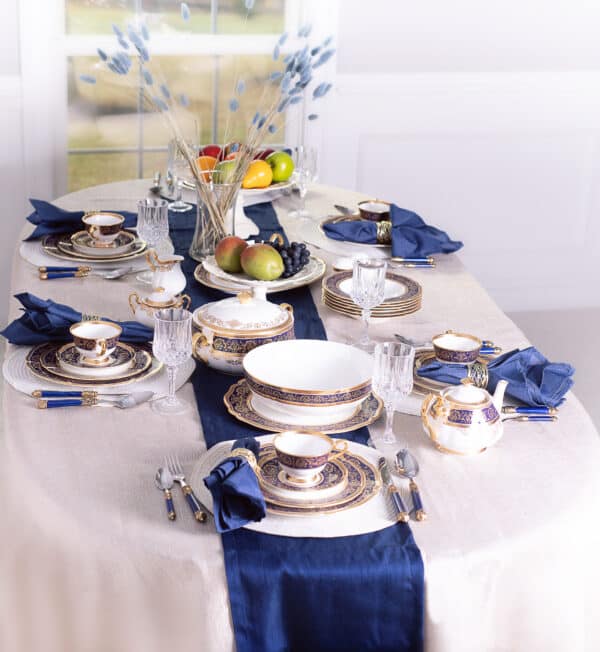 Romance Cobalt Table setting