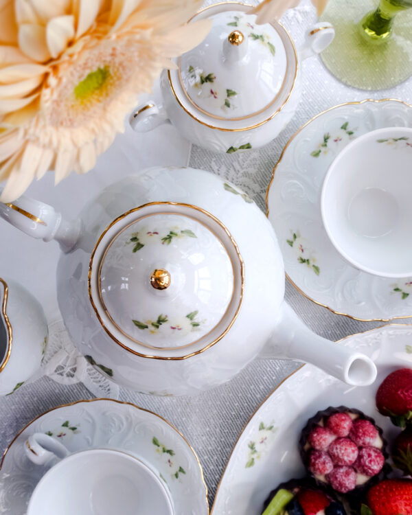 Bernadotte White Roses Tea Flatlay 4x5